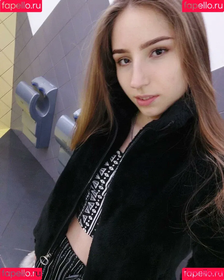 Alice & Haizlee / alicellani / alicexhaizlee Onlyfans Photo Gallery 