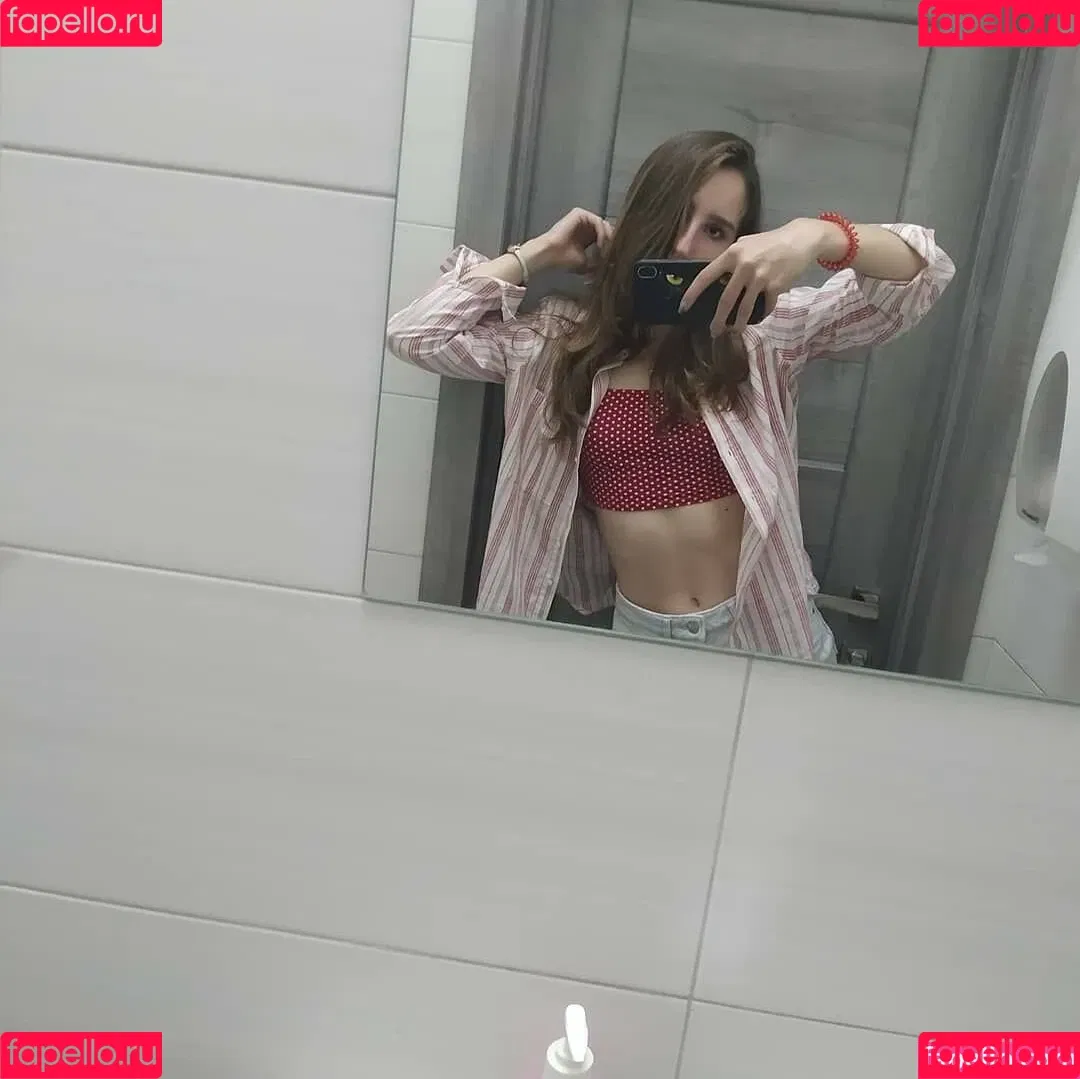 Alice & Haizlee / alicellani / alicexhaizlee Onlyfans Photo Gallery 