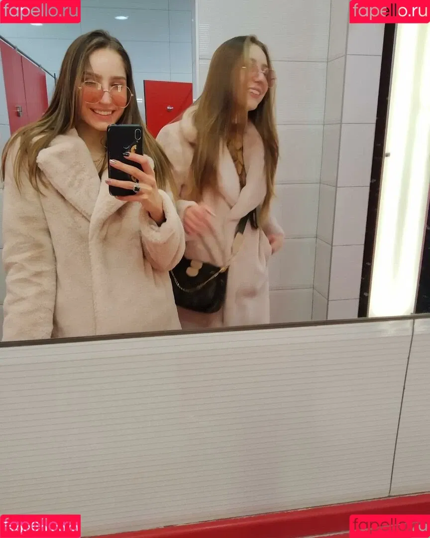 Alice & Haizlee / alicellani / alicexhaizlee Onlyfans Photo Gallery 