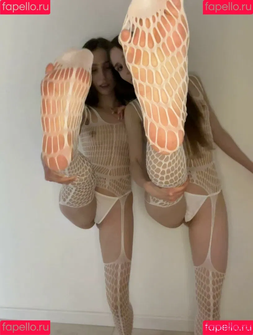 Alice & Haizlee / alicellani / alicexhaizlee Onlyfans Photo Gallery 