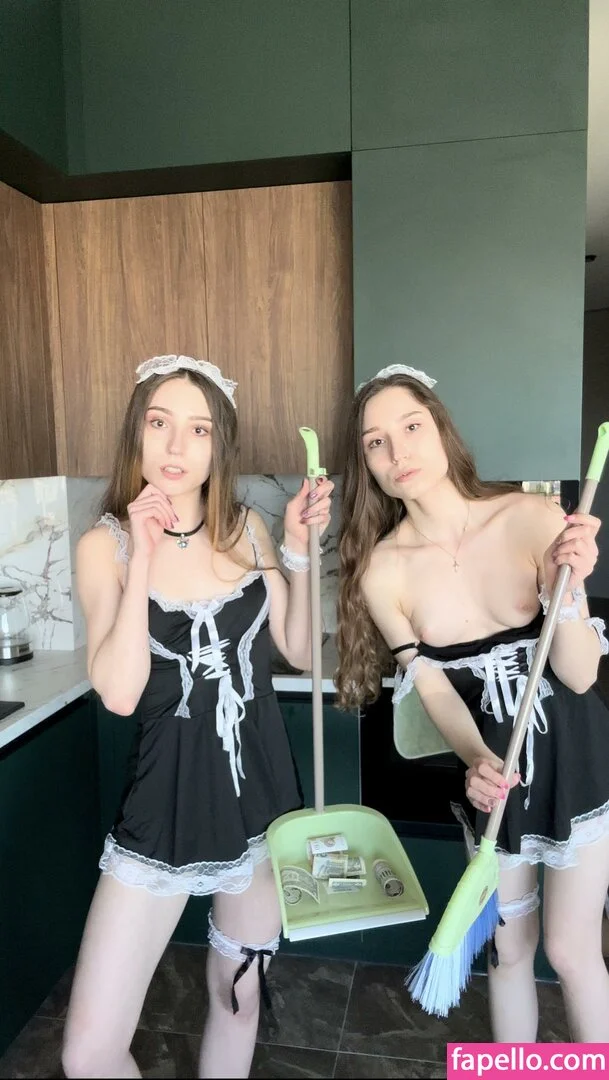 Alice & Haizlee / alicellani / alicexhaizlee Onlyfans Photo Gallery 