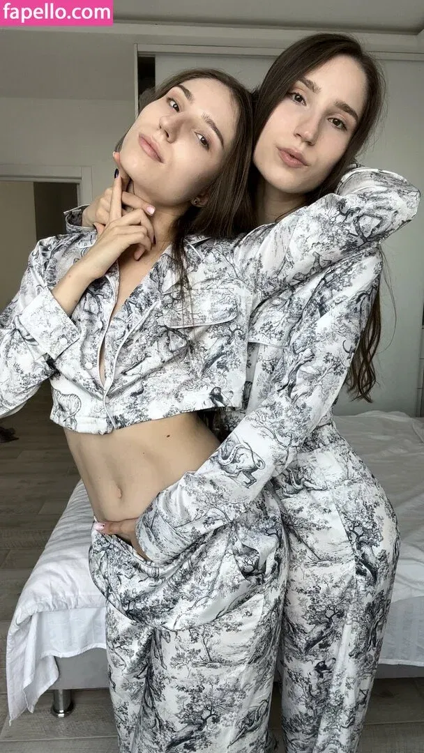 Alice & Haizlee / alicellani / alicexhaizlee Onlyfans Photo Gallery 