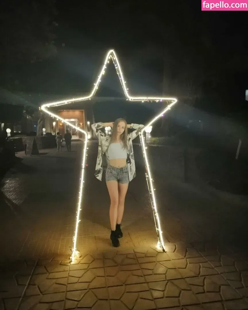 Alice & Haizlee / alicellani / alicexhaizlee Onlyfans Photo Gallery 