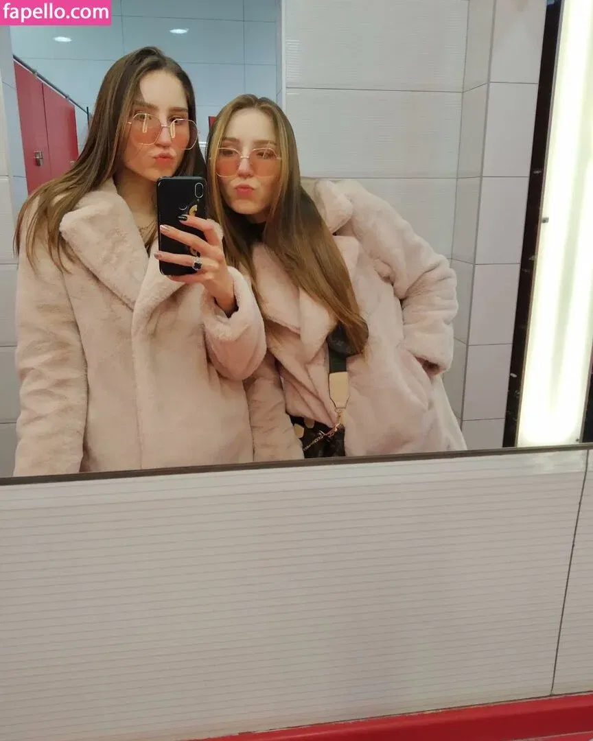 Alice & Haizlee / alicellani / alicexhaizlee Onlyfans Photo Gallery 