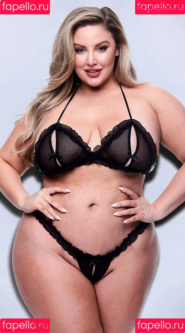 Ashley Alexiss / ashalexiss Onlyfans Photo Gallery 