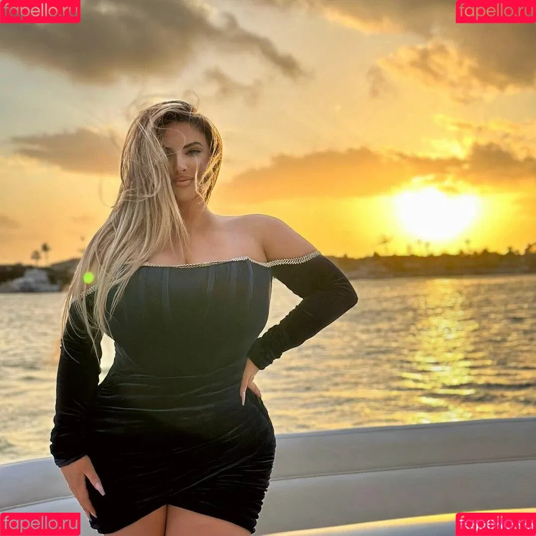 Ashley Alexiss / ashalexiss Onlyfans Photo Gallery 