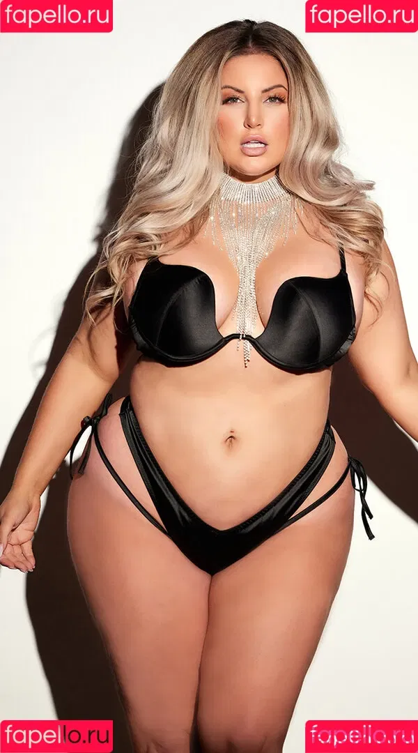 Ashley Alexiss / ashalexiss Onlyfans Photo Gallery 