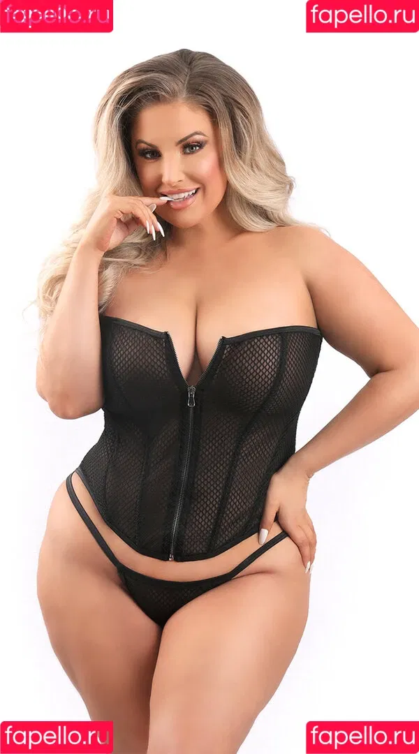 Ashley Alexiss / ashalexiss Onlyfans Photo Gallery 