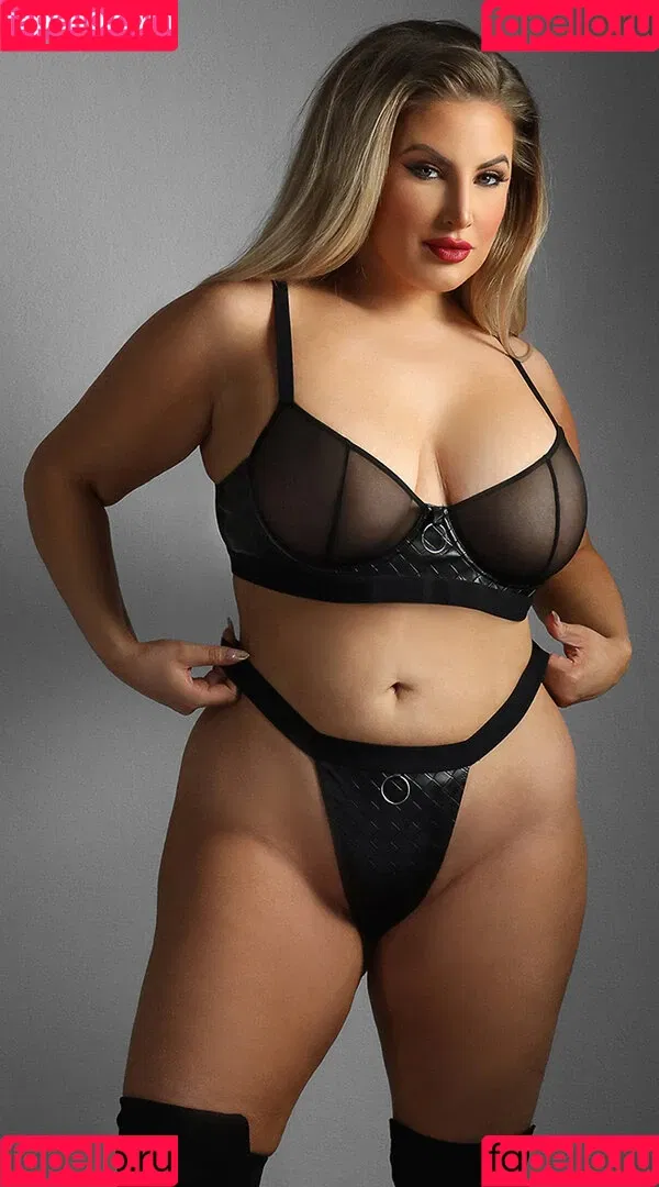 Ashley Alexiss / ashalexiss Onlyfans Photo Gallery 
