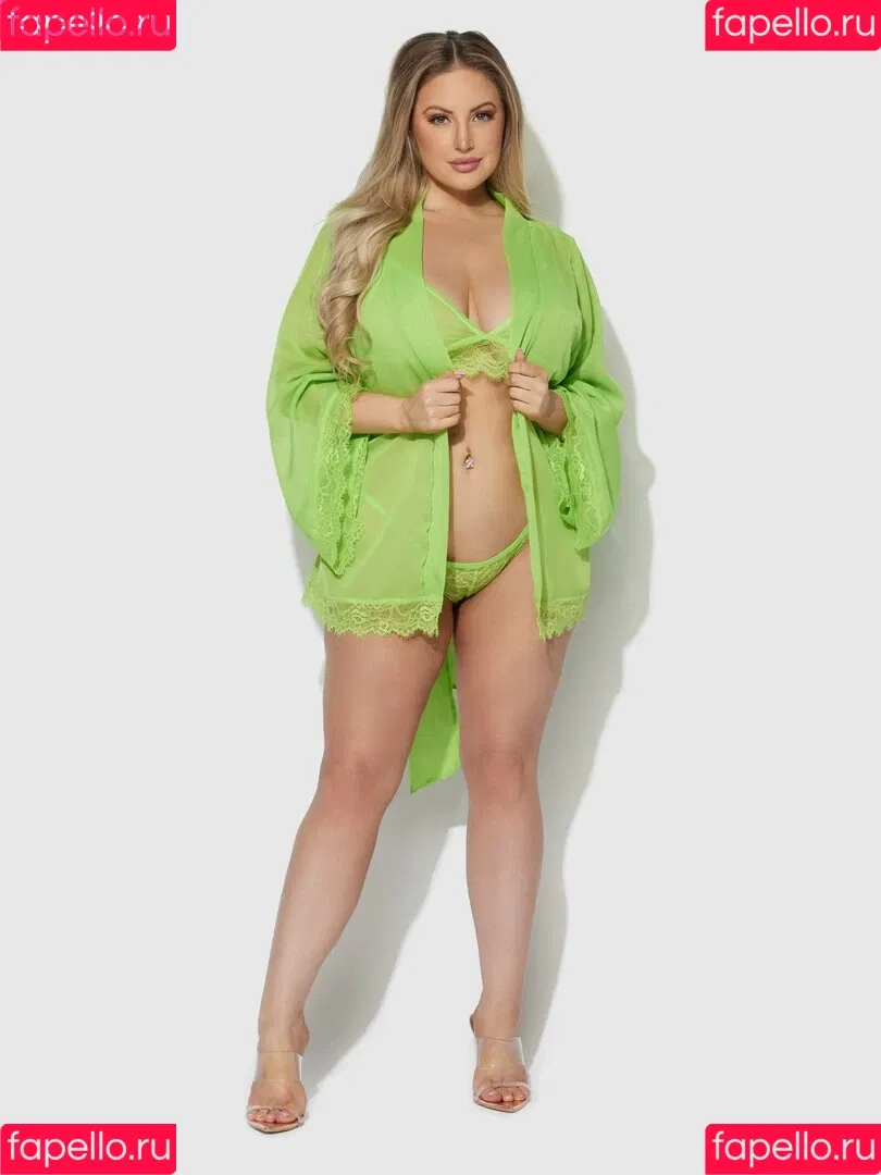 Ashley Alexiss / ashalexiss Onlyfans Photo Gallery 
