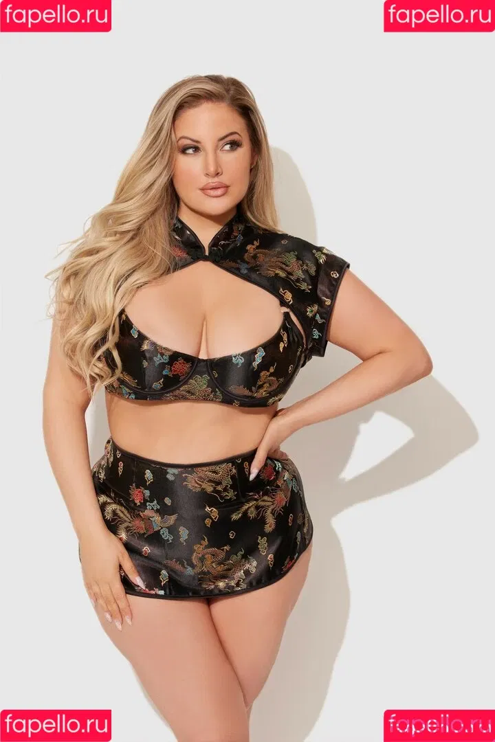 Ashley Alexiss / ashalexiss Onlyfans Photo Gallery 