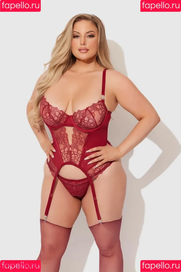 Ashley Alexiss / ashalexiss Onlyfans Photo Gallery 