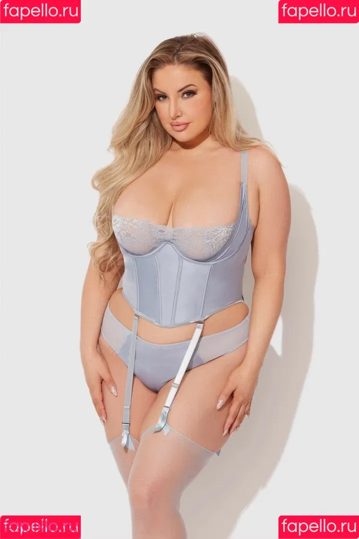 Ashley Alexiss / ashalexiss Onlyfans Photo Gallery 