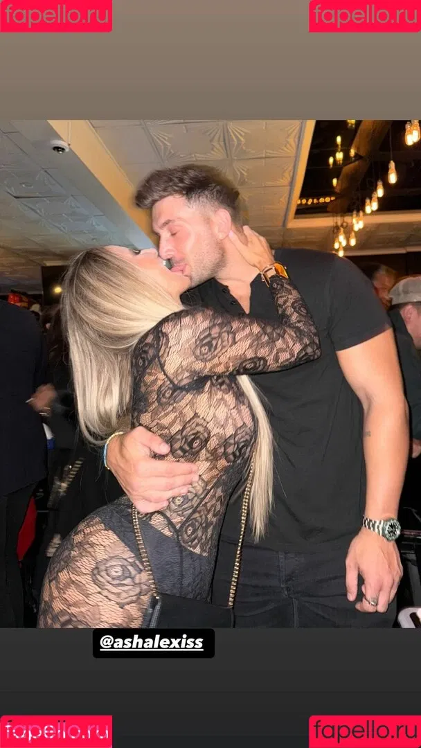 Ashley Alexiss / ashalexiss Onlyfans Photo Gallery 