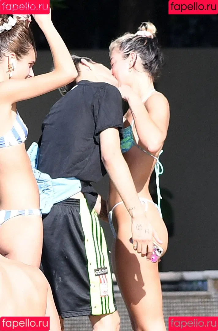 Dua Lipa / dualipa / newsong Onlyfans Photo Gallery 