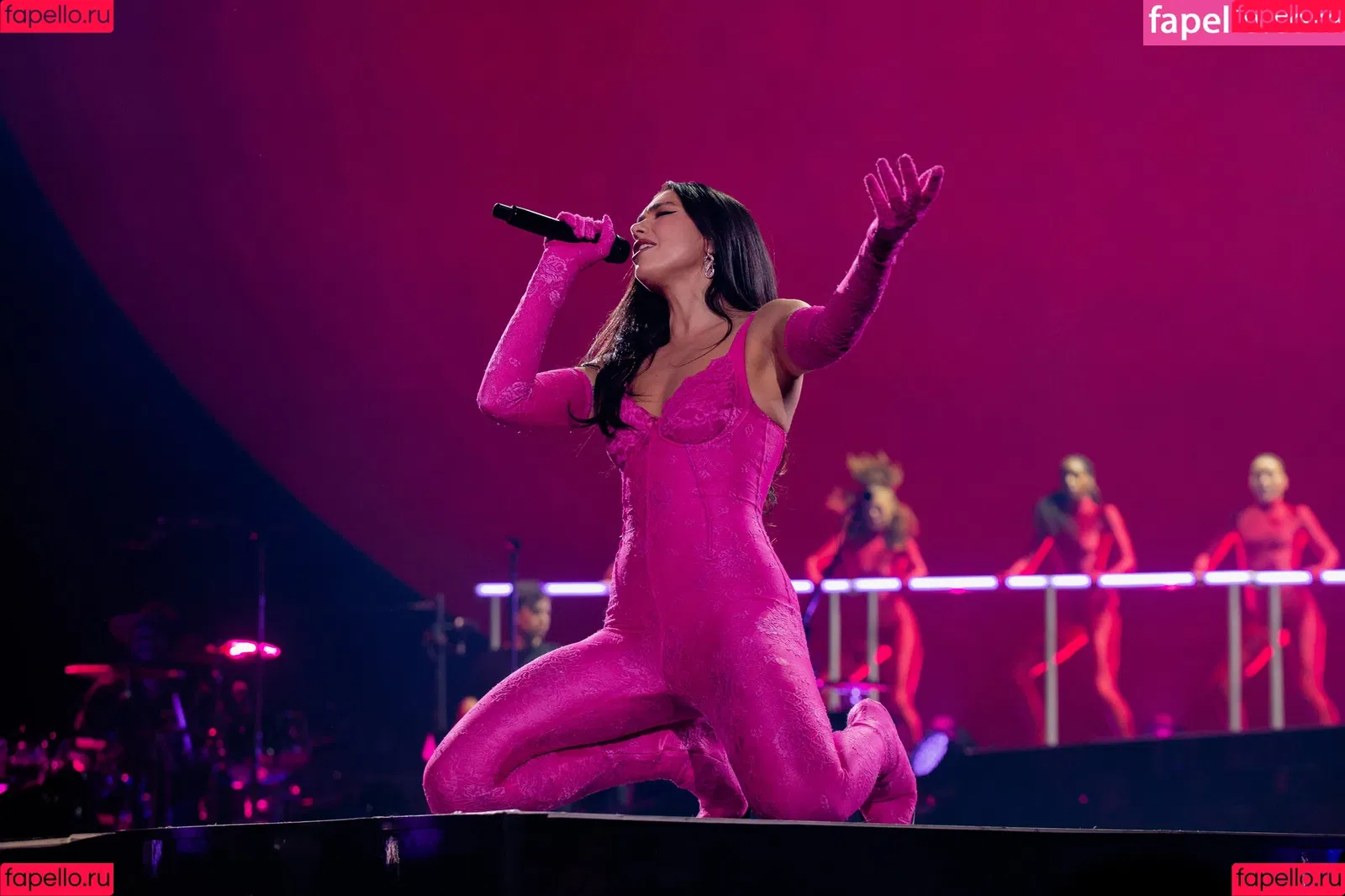 Dua Lipa / dualipa / newsong Onlyfans Photo Gallery 