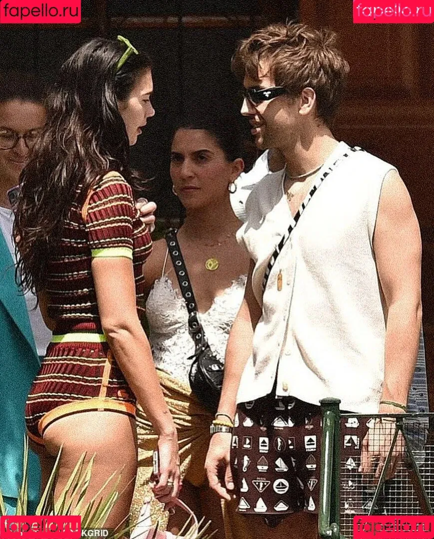 Dua Lipa / dualipa / newsong Onlyfans Photo Gallery 