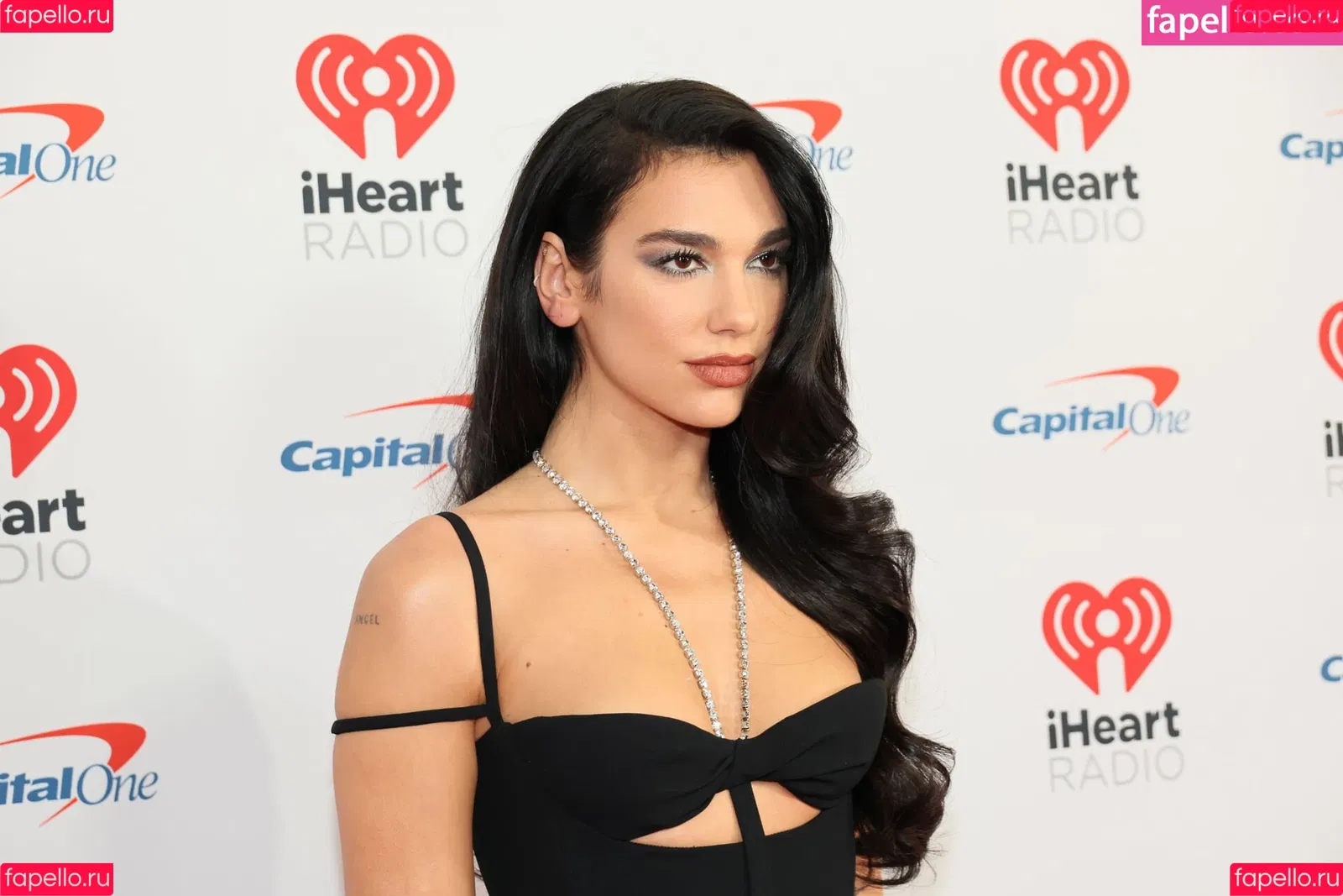 Dua Lipa / dualipa / newsong Onlyfans Photo Gallery 