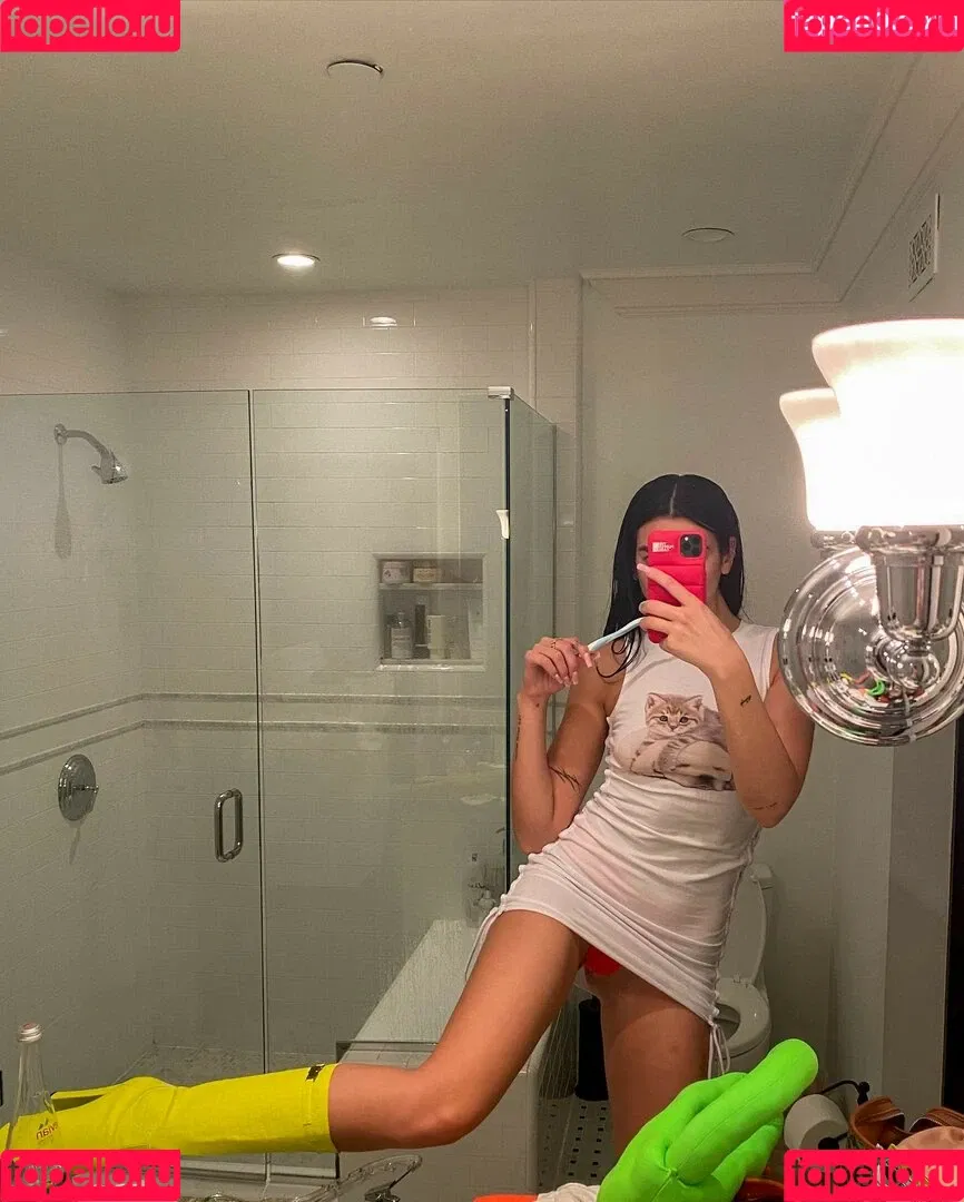 Dua Lipa / dualipa / newsong Onlyfans Photo Gallery 