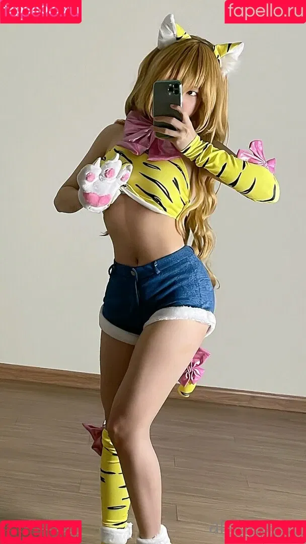 Ain Nguyen / ainnguyen / i_aint_nguyen / iaintnguyen Onlyfans Photo Gallery 