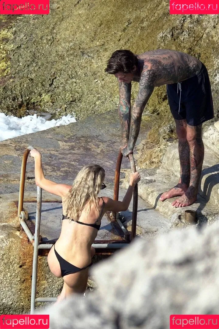Char_mck / Charlotte McKinney / charlottemckinney / simp chat Onlyfans Photo Gallery 