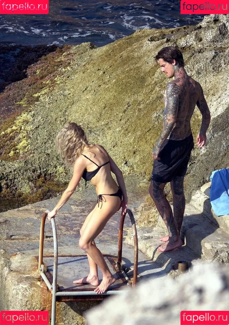 Char_mck / Charlotte McKinney / charlottemckinney / simp chat Onlyfans Photo Gallery 