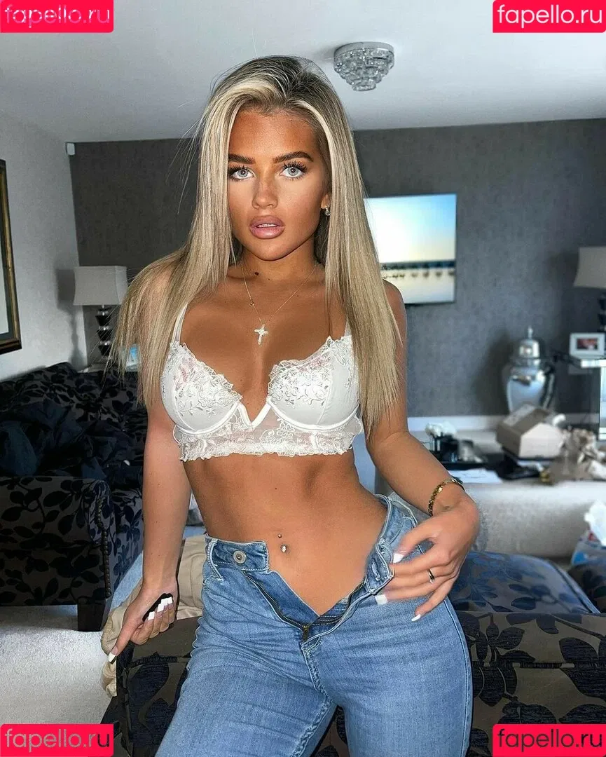 Mia Woodhall / miawoodhall Onlyfans Photo Gallery 