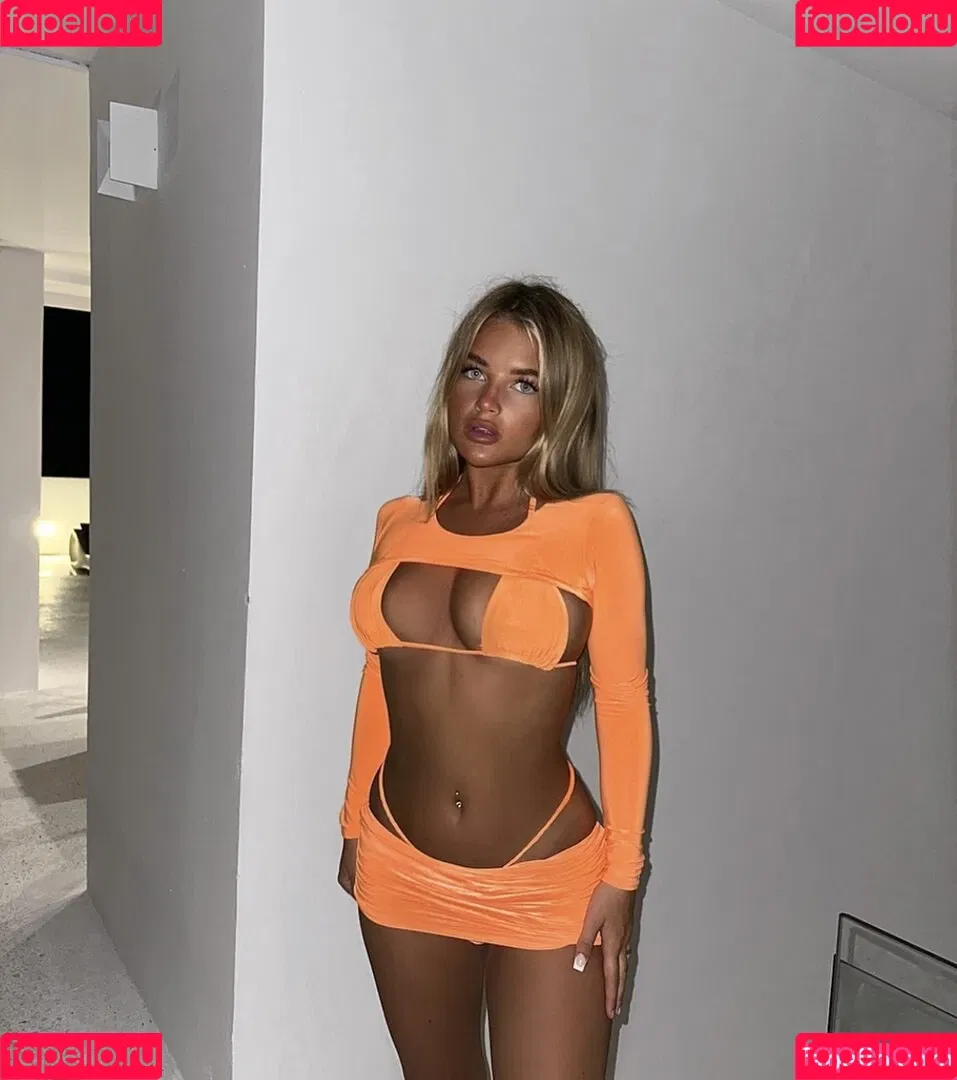 Mia Woodhall / miawoodhall Onlyfans Photo Gallery 