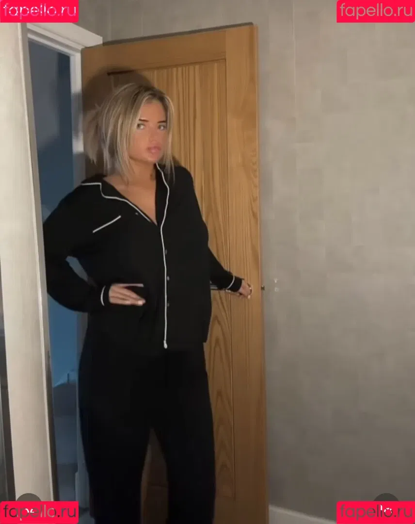 Mia Woodhall / miawoodhall Onlyfans Photo Gallery 