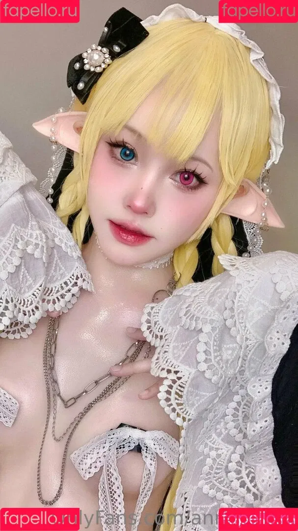 Annie Leonhardt / AnnieLe41064286 / anniekem9 Onlyfans Photo Gallery 