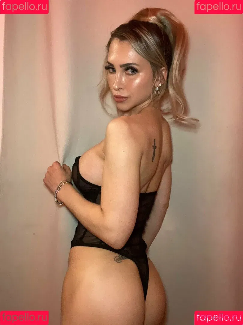 Alix Lynx / alixlynx / thealixlynx Onlyfans Photo Gallery 