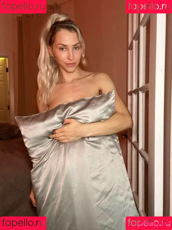 Alix Lynx / alixlynx / thealixlynx Onlyfans Photo Gallery 