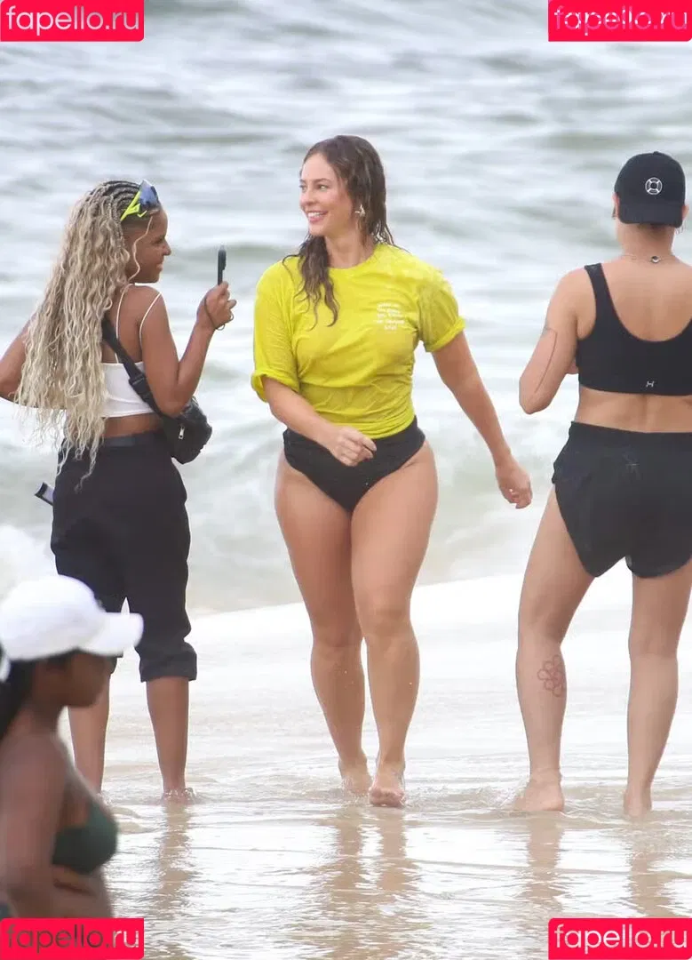 Paolla Oliveira / paollaoliveirareal / paulinhamissbumbum Onlyfans Photo Gallery 