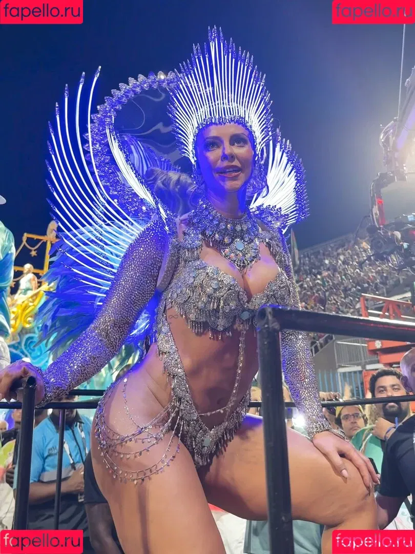 Paolla Oliveira / paollaoliveirareal / paulinhamissbumbum Onlyfans Photo Gallery 