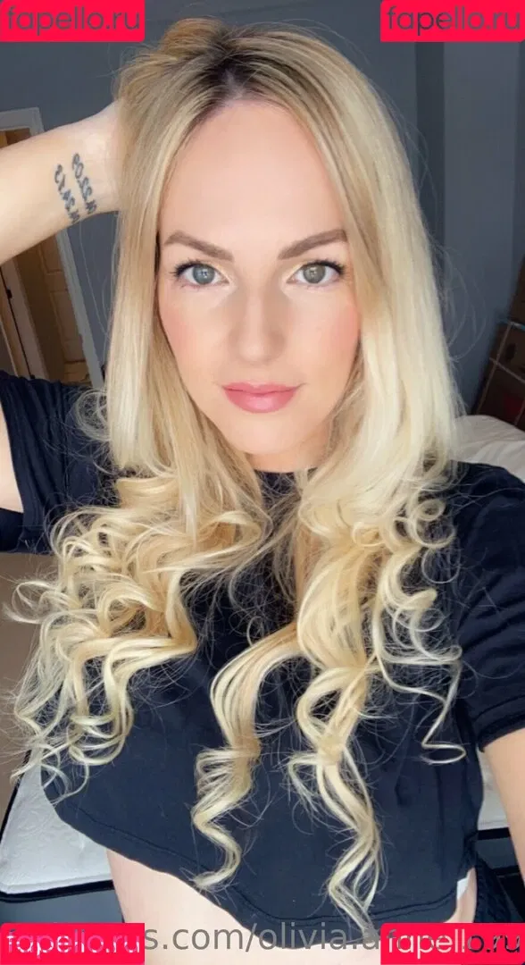 Olivia Anne 1990 / olivia.anne.1990 / oliviaa___anne Onlyfans Photo Gallery 