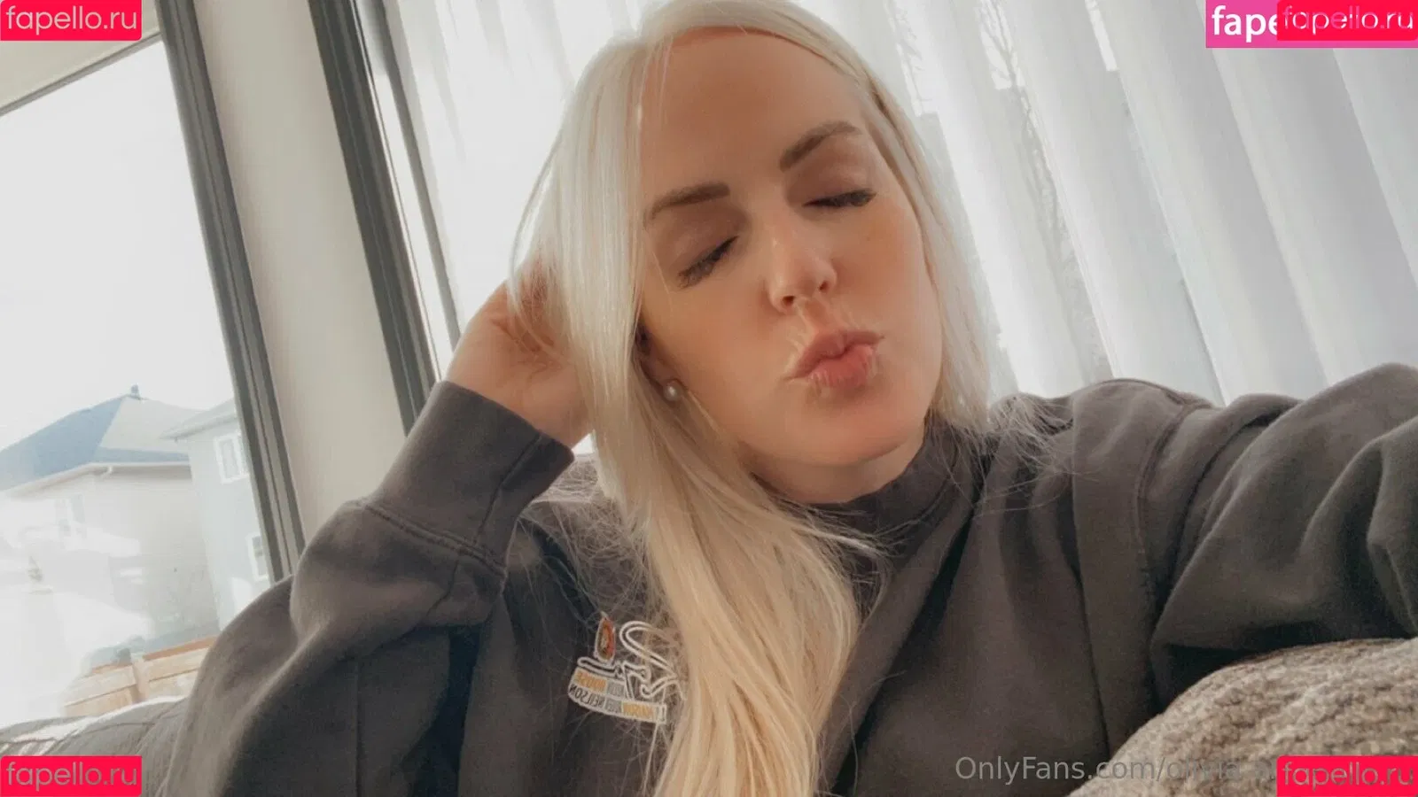 Olivia Anne 1990 / olivia.anne.1990 / oliviaa___anne Onlyfans Photo Gallery 