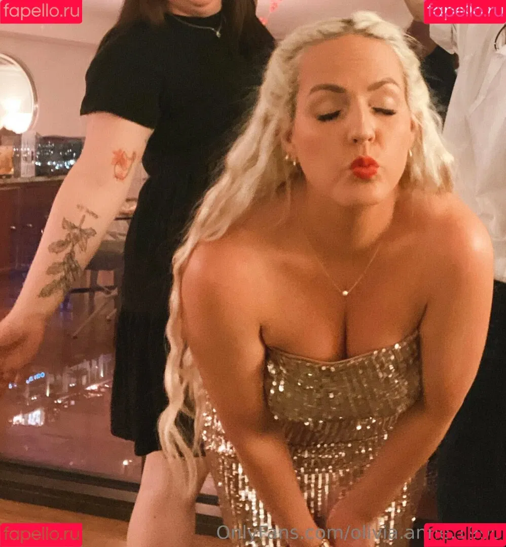 Olivia Anne 1990 / olivia.anne.1990 / oliviaa___anne Onlyfans Photo Gallery 