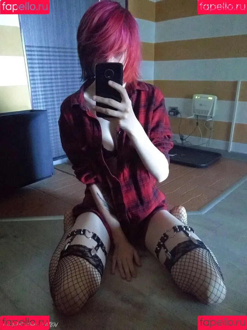 daddys_emo_girl / little_emo_kitten Onlyfans Photo Gallery 