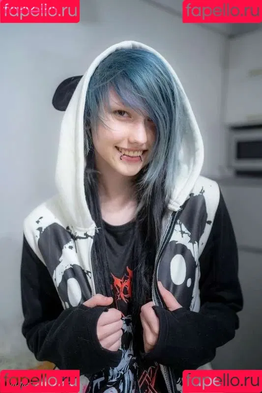 daddys_emo_girl / little_emo_kitten Onlyfans Photo Gallery 