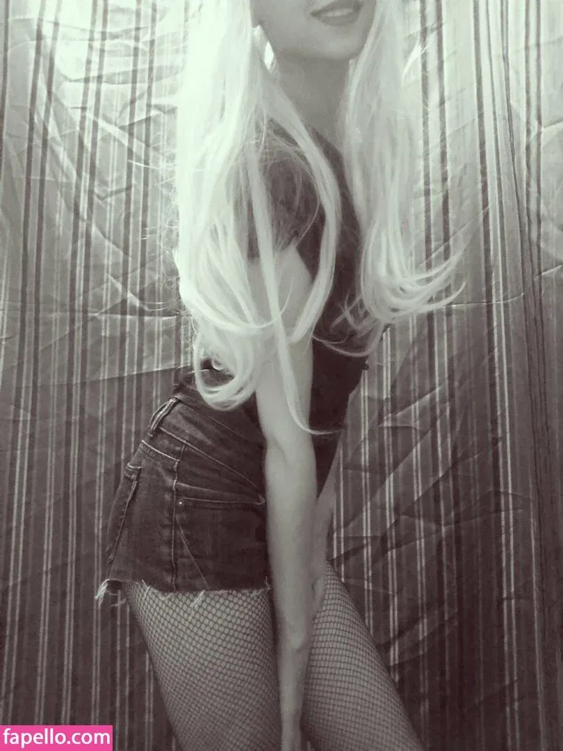 daddys_emo_girl / little_emo_kitten Onlyfans Photo Gallery 