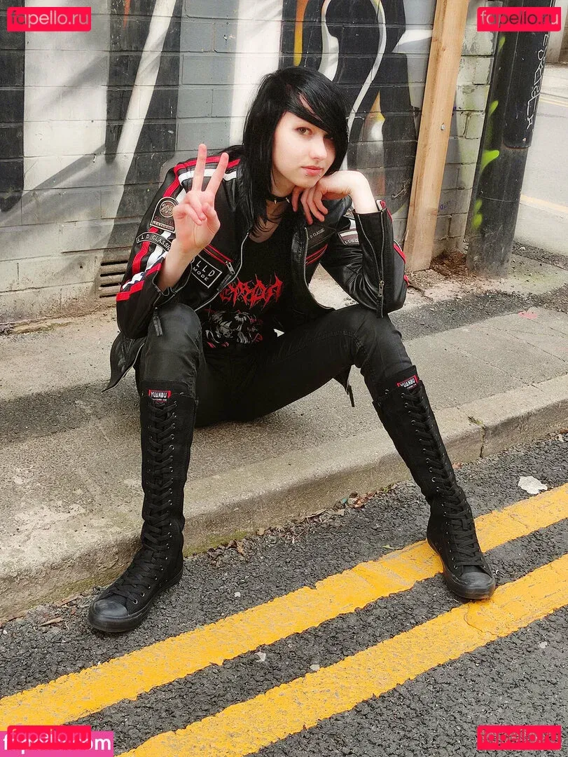 daddys_emo_girl / little_emo_kitten Onlyfans Photo Gallery 