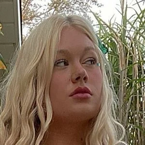 emmalyniswildz / emmalynrenae Onlyfans Photo Gallery 