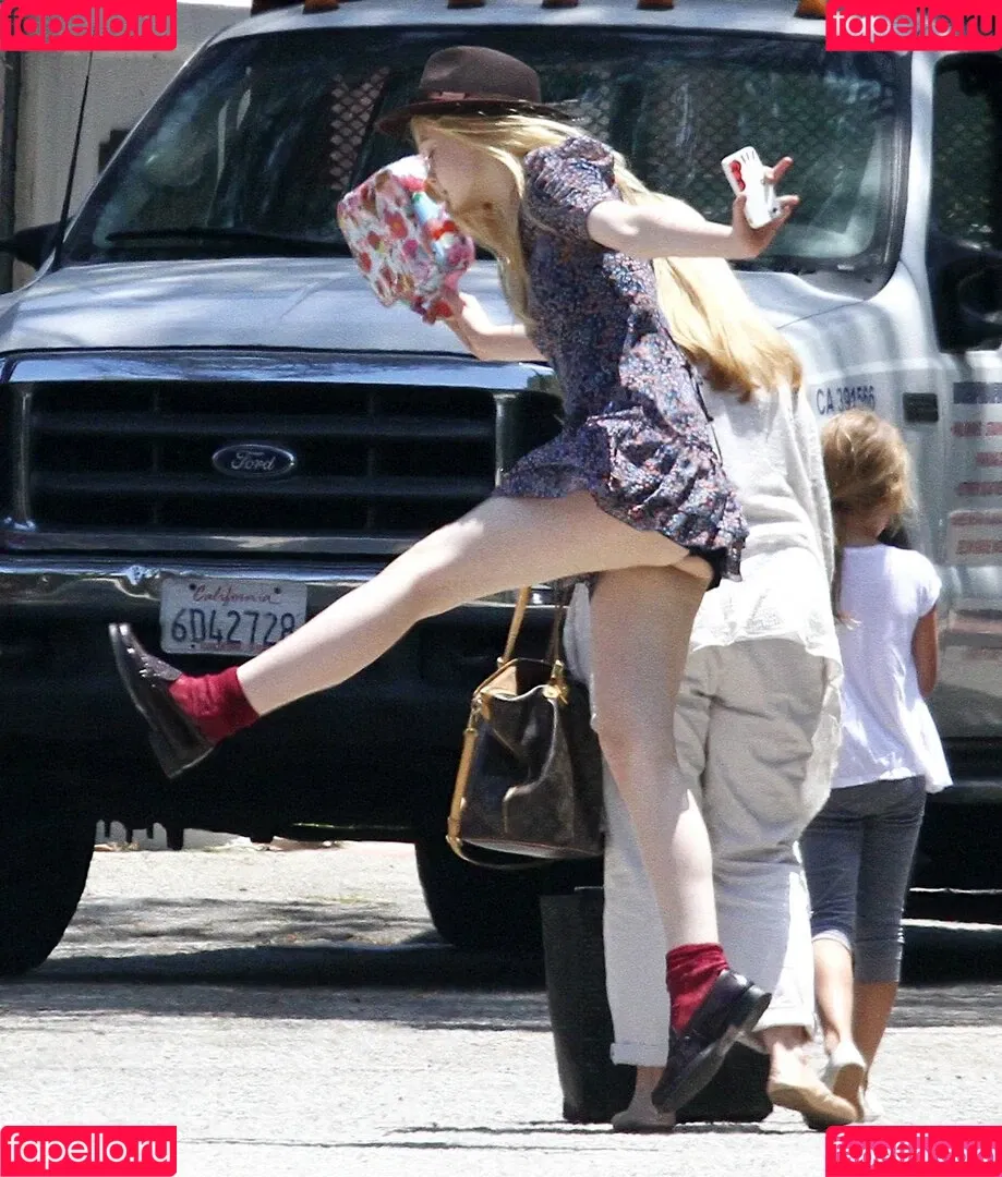 Elle Fanning / ellefanning Onlyfans Photo Gallery 