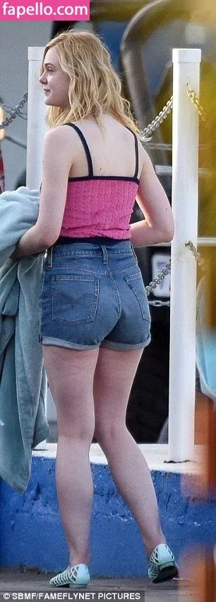 Elle Fanning / ellefanning Onlyfans Photo Gallery 