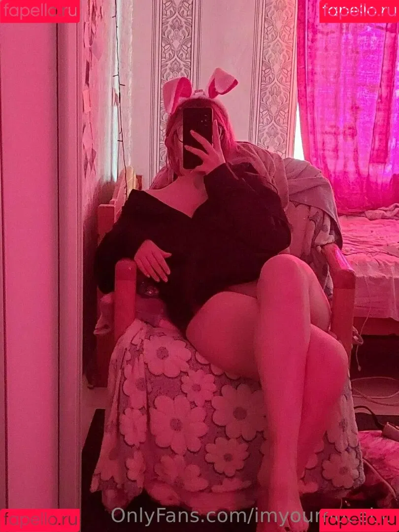 evagreenweb / imyournocebo Onlyfans Photo Gallery 