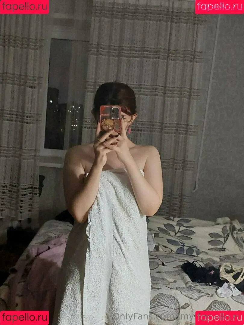 evagreenweb / imyournocebo Onlyfans Photo Gallery 