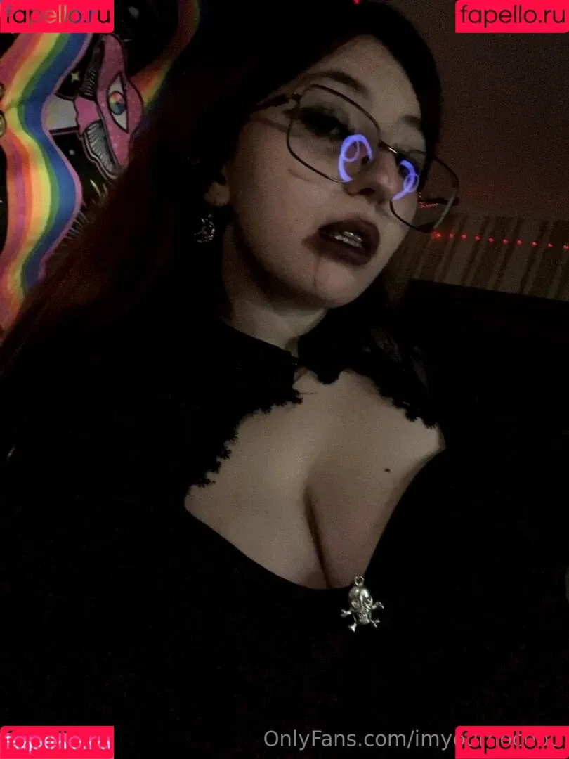 evagreenweb / imyournocebo Onlyfans Photo Gallery 