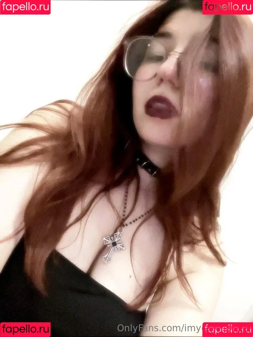 evagreenweb / imyournocebo Onlyfans Photo Gallery 