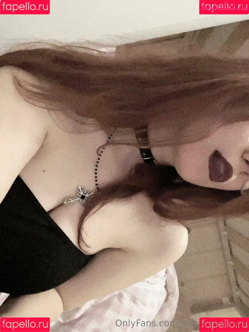 evagreenweb / imyournocebo Onlyfans Photo Gallery 