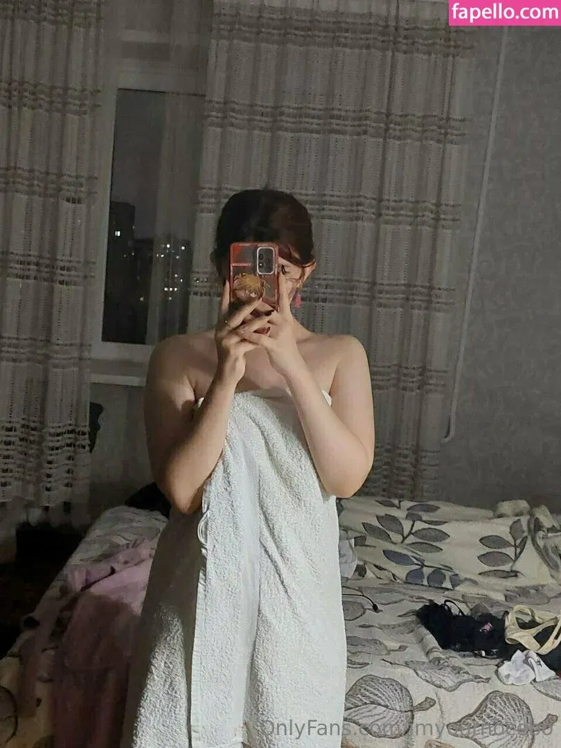 evagreenweb / imyournocebo Onlyfans Photo Gallery 